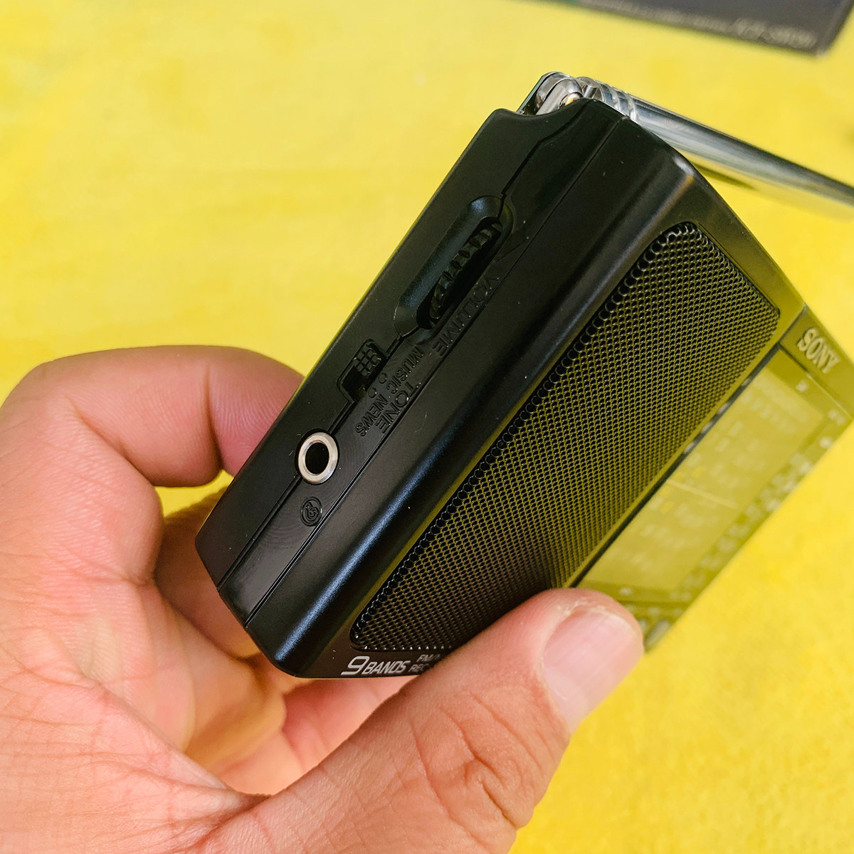 راديو Sony عالمي بـ 9 نطاقات – جهاز استقبال لـ FM وMW وSW (الموجات القصيرة)